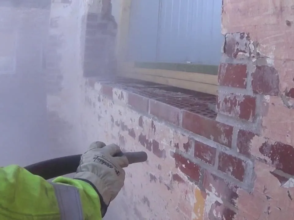Traditional sandblasting